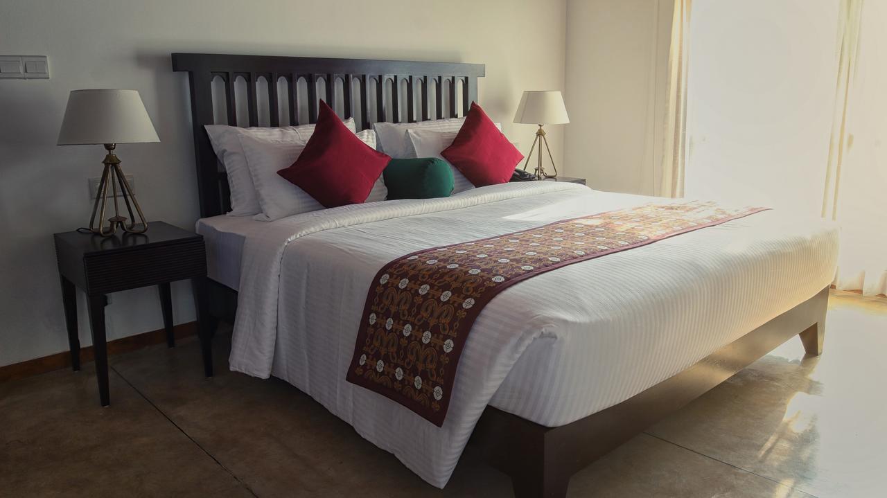 Kings Pavilion Luxury Hotel Kandy Esterno foto