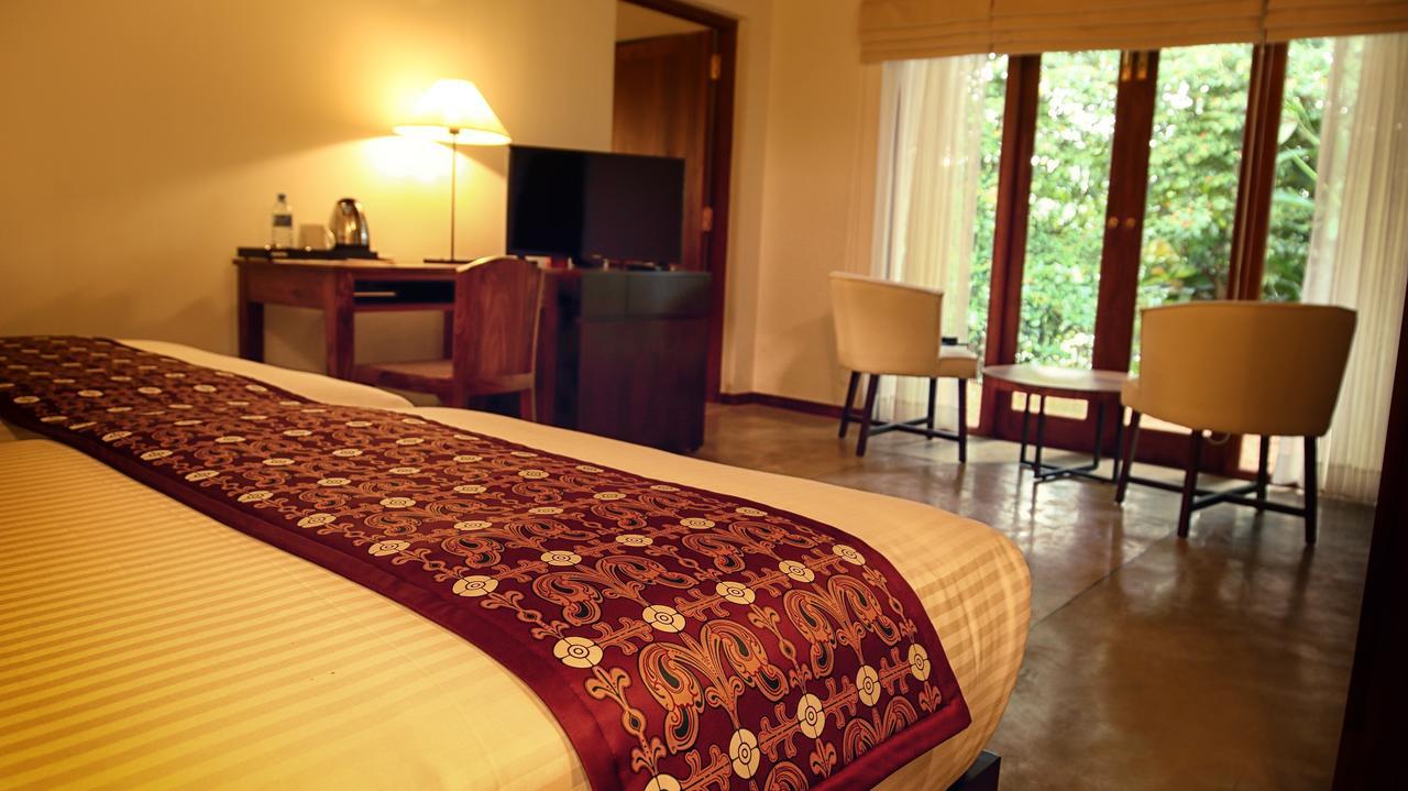 Kings Pavilion Luxury Hotel Kandy Esterno foto