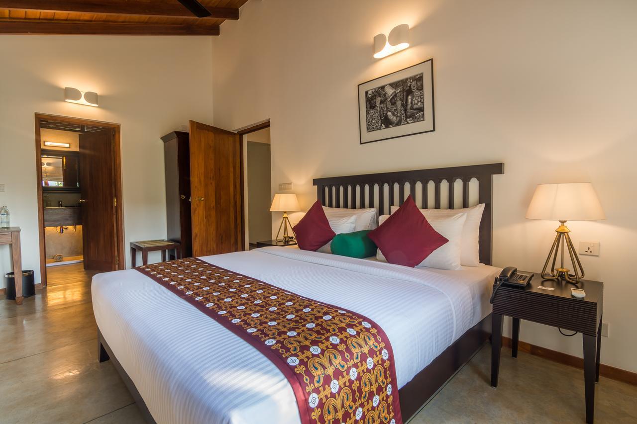 Kings Pavilion Luxury Hotel Kandy Esterno foto